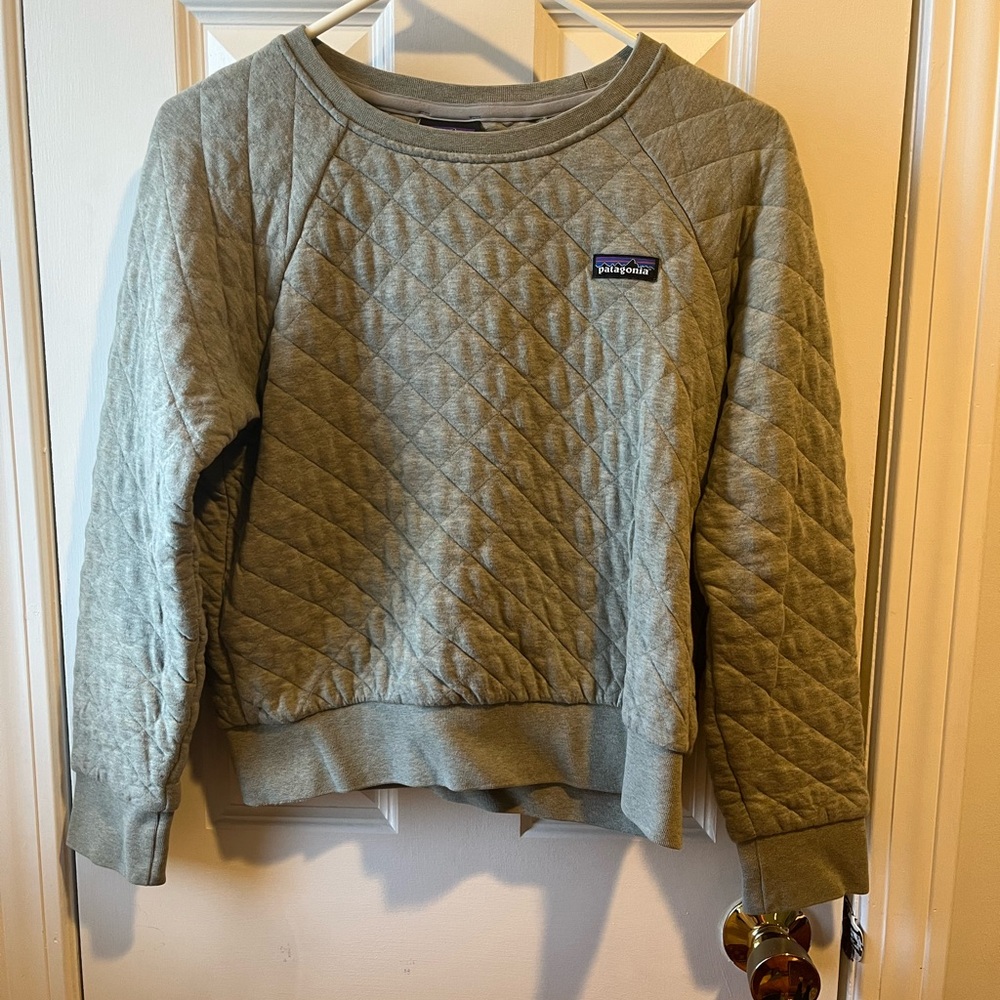 Patagonia Women’s Quilted Organic Cotton Crewneck in Sage Green, size XS